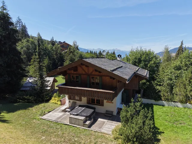 Chalet in Courchevel, French Alps / Lakes