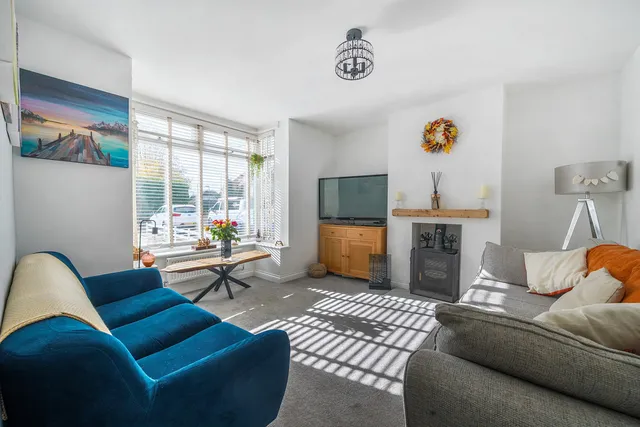 10 Meadow Grove, Chandlers Ford SO53 3AT