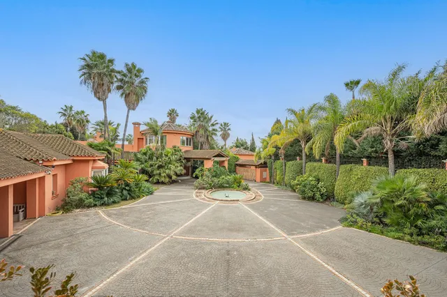 Villa in Nagueles, Costa Del Sol