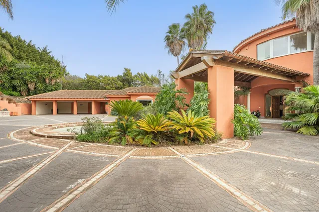 Villa in Nagueles, Costa Del Sol