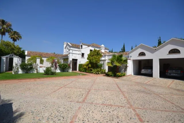 Villa in Guadalmina Baja, Costa Del Sol