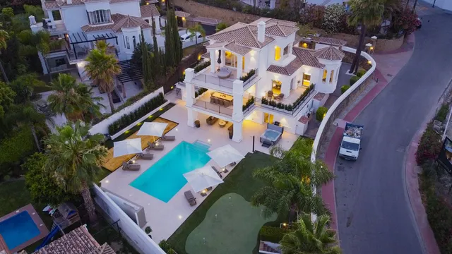 Villa in Nueva Andalucía, Costa Del Sol