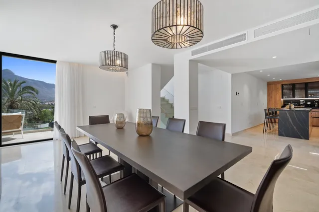 Villa in Nueva Andalucía, Costa Del Sol