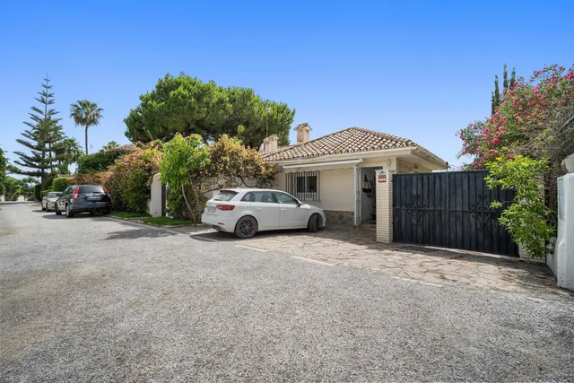 Villa in Guadalmina Alta, Costa Del Sol