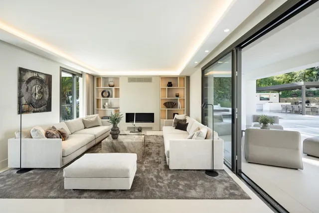 Villa in Nueva Andalucía, Costa Del Sol