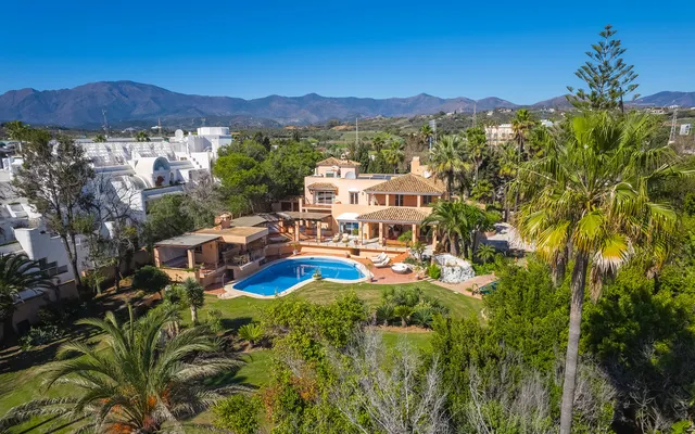 Villa in New Golden Mile, Costa Del Sol