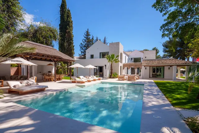 Villa in Nueva Andalucía, Costa Del Sol