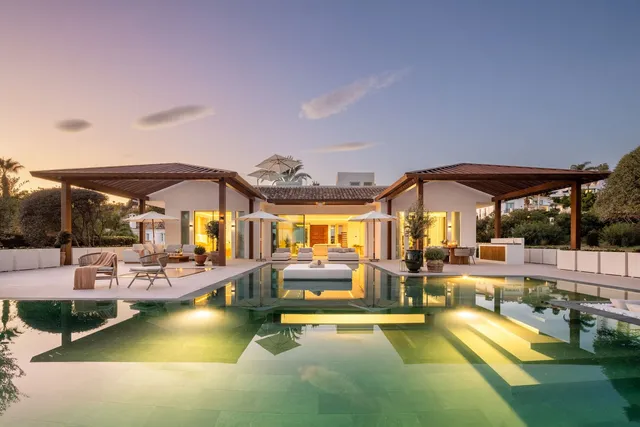 Villa in Nueva Andalucía, Costa Del Sol