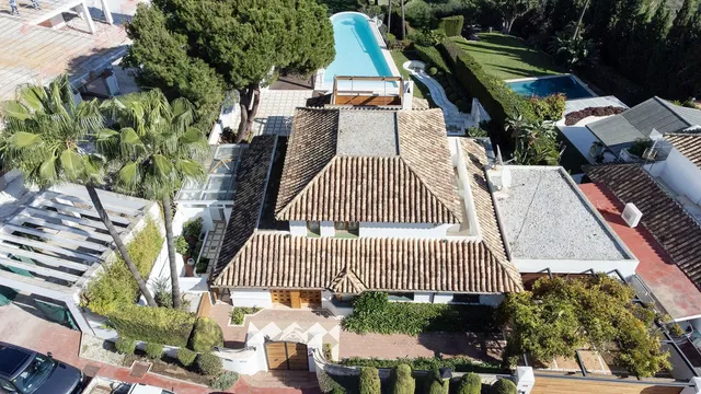 Villa in Nueva Andalucía, Costa Del Sol