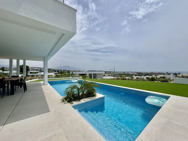 Villa in Cancelada, Costa Del Sol
