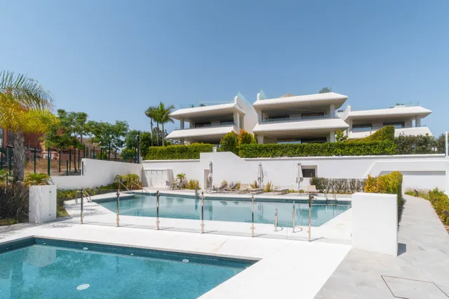 Villa in Nueva Andalucía, Costa Del Sol