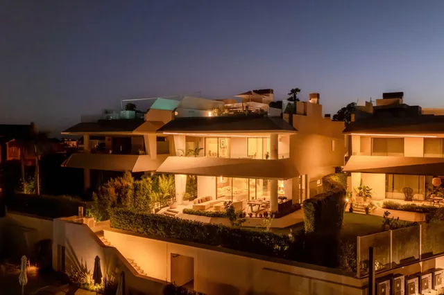 Villa in Nueva Andalucía, Costa Del Sol