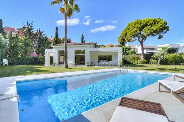 Villa in Guadalmina Baja, Costa Del Sol