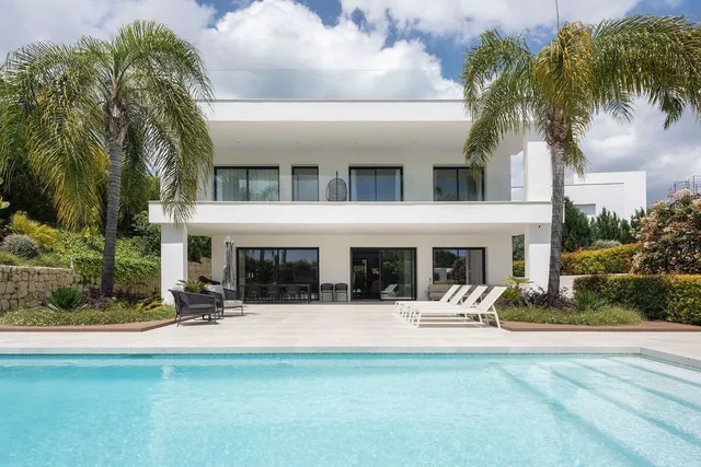 Villa in Nueva Andalucía, Costa Del Sol