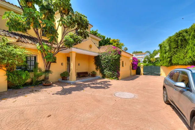 Villa in Guadalmina Baja, Costa Del Sol