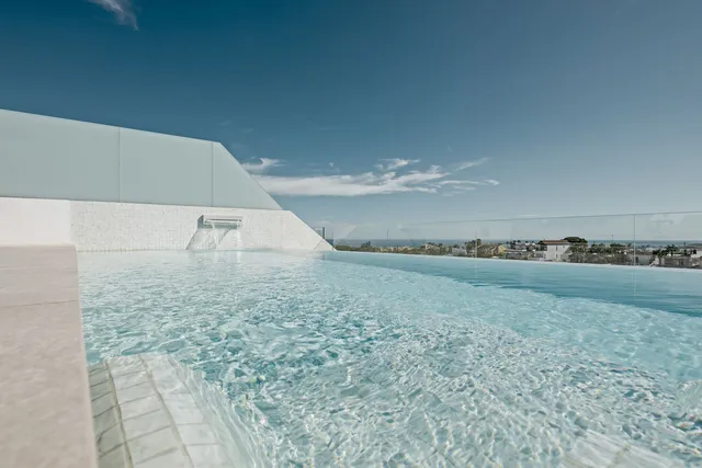 Villa in Nueva Andalucía, Costa Del Sol