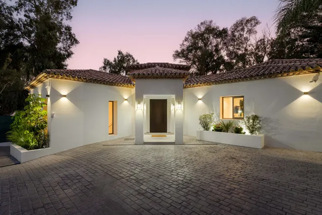 Villa in Nueva Andalucía, Costa Del Sol