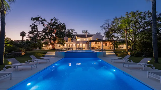Villa in Nueva Andalucía, Costa Del Sol