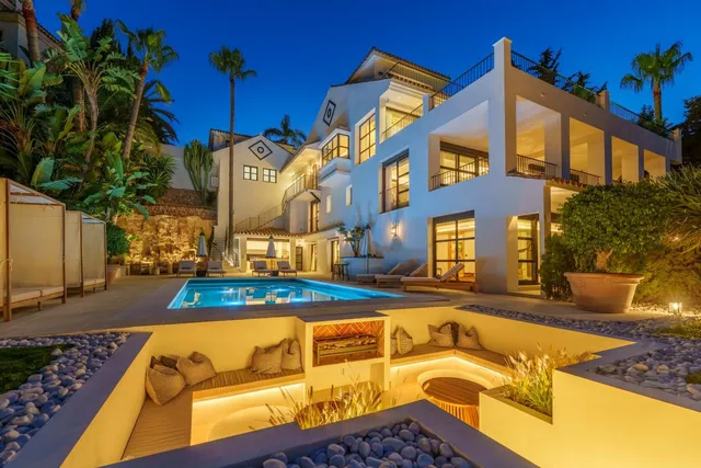 Villa in Nueva Andalucía, Costa Del Sol