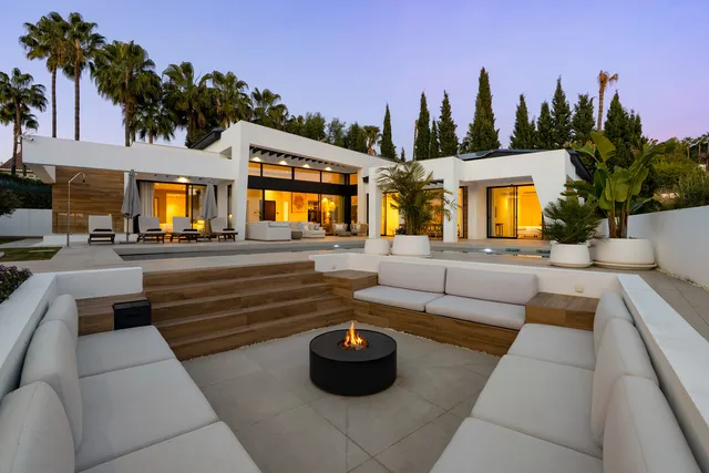 Villa in Nueva Andalucía, Costa Del Sol