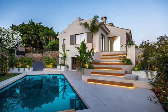 Villa in Nueva Andalucía, Costa Del Sol