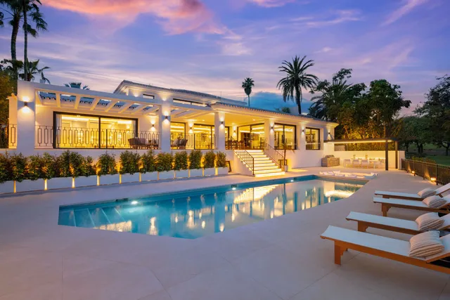 Villa in Nueva Andalucía, Costa Del Sol