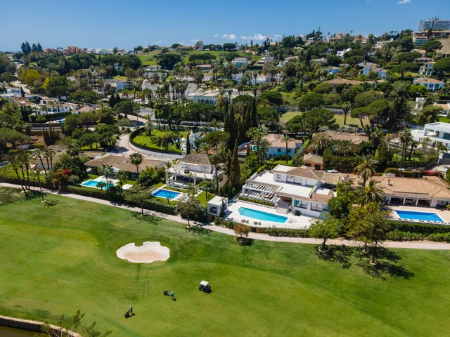 Villa in Nueva Andalucía, Costa Del Sol