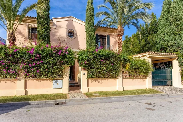 Villa in Guadalmina Alta, Costa Del Sol