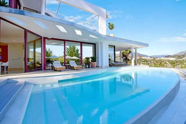 Villa in Nueva Andalucía, Costa Del Sol