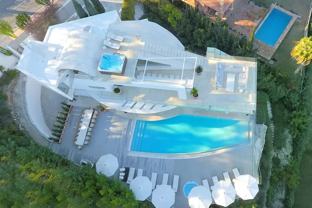Villa in Nueva Andalucía, Costa Del Sol