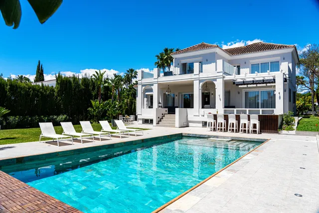 Villa in Nueva Andalucía, Costa Del Sol