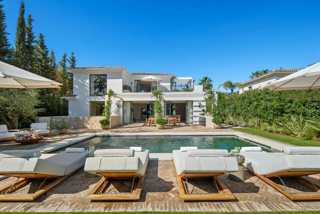 Villa in Nueva Andalucía, Costa Del Sol