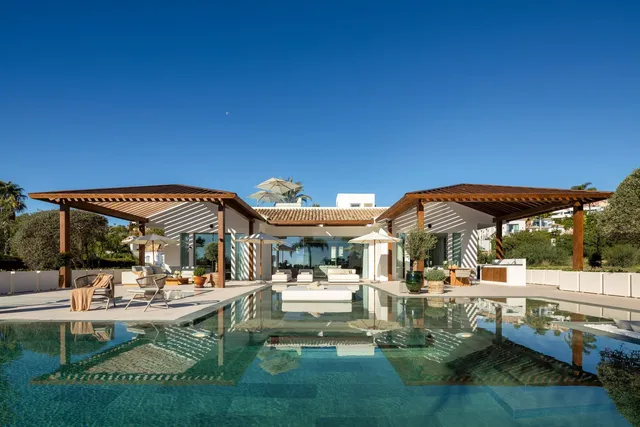 Villa in Nueva Andalucía, Costa Del Sol