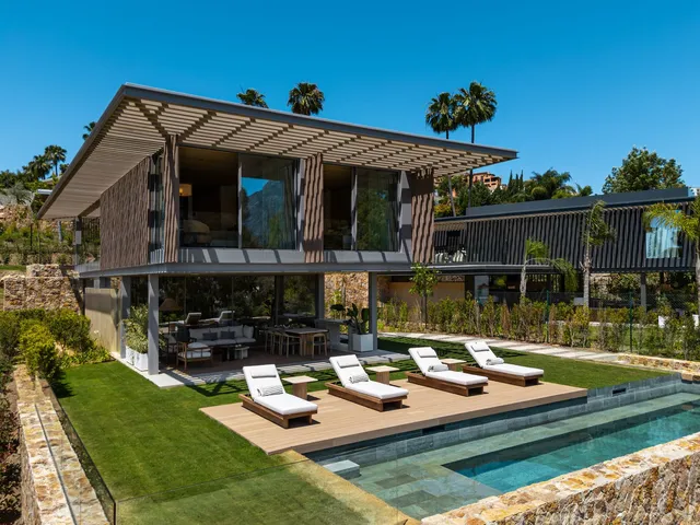 Villa in Nueva Andalucía, Costa Del Sol