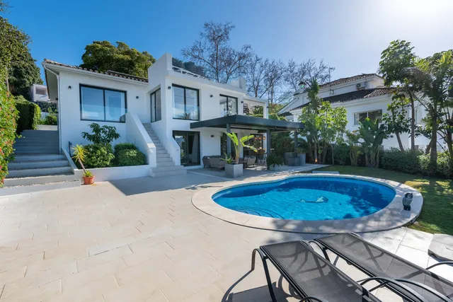 Villa in Nueva Andalucía, Costa Del Sol