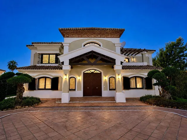Villa in Los Flamingos, Costa Del Sol