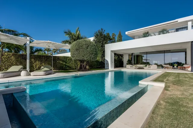 Villa in The Golden Mile, Costa Del Sol