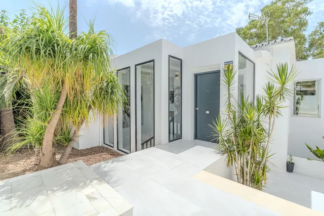 Villa in Nueva Andalucía, Costa Del Sol