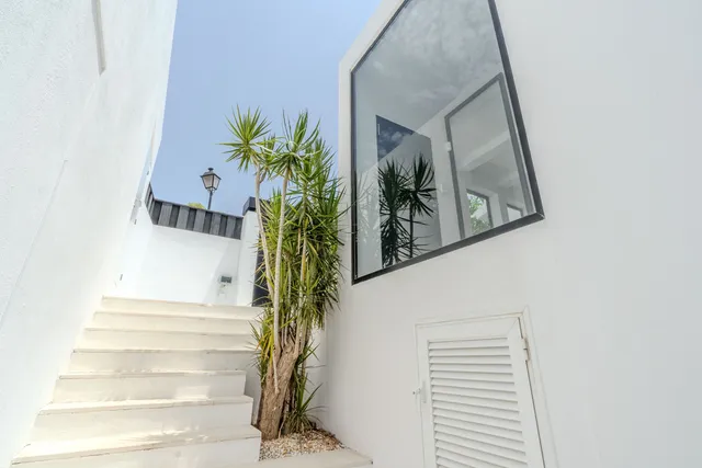 Villa in Nueva Andalucía, Costa Del Sol