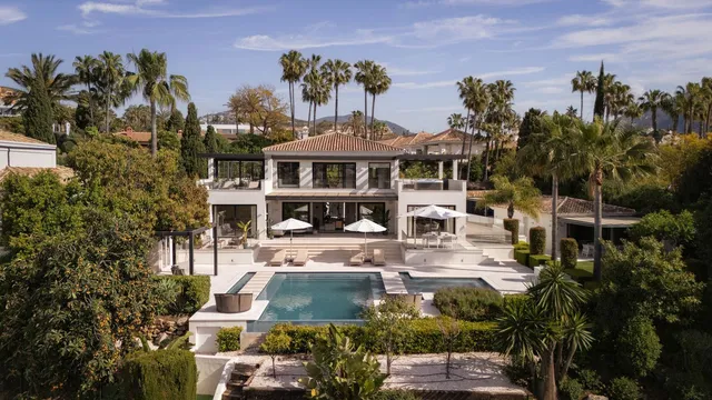 Villa in Nueva Andalucía, Costa Del Sol