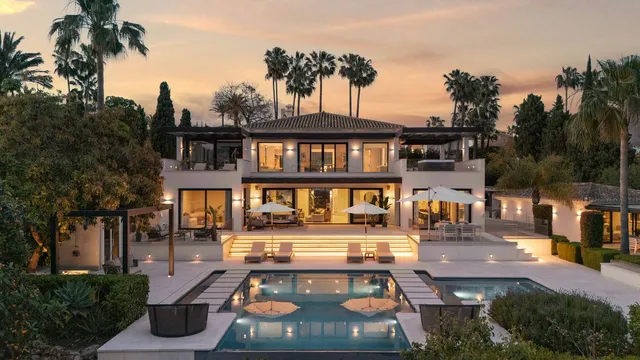 Villa in Nueva Andalucía, Costa Del Sol