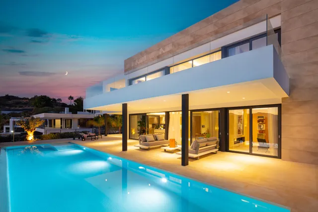 Villa in Nueva Andalucía, Costa Del Sol