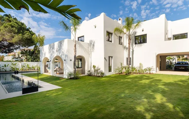 Villa in Guadalmina Baja, Costa Del Sol