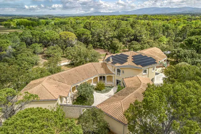 Villa in Suze La Rousse, Provence - Var