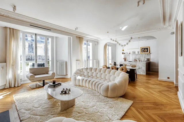 Apartment in 16th (Trocadéro - Etoile - Passy), Paris