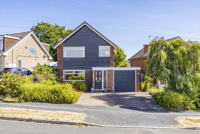 15 Peveril Crescent, Ilkeston DE7 6JF