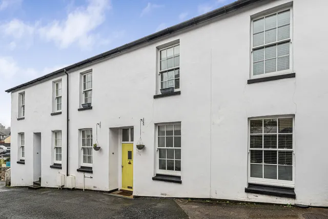 75b Fore Street, Newton Abbot TQ13 0HT