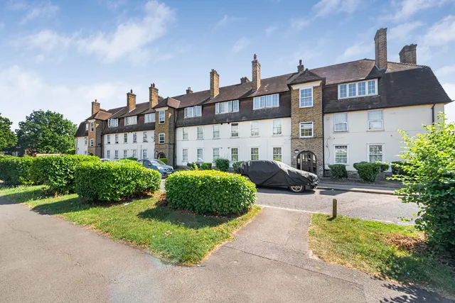 122 Green Lane, Morden SM4 6SS
