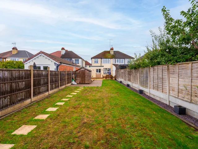 9 Burlish Crossing, Stourport-on-severn DY13 8QA