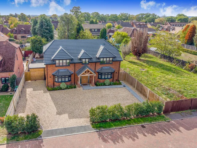 16 Penbere Close, Tadley RG26 3ES